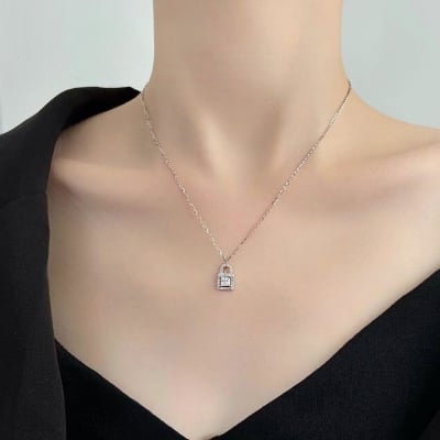 Picture of Girls Ins Pearl Necklace Stylish Lock Stone For Women - Silver