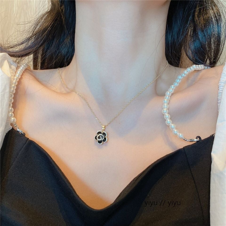 Picture of Fashion Sweet Flower New Droplets Chain Necklace - Gold