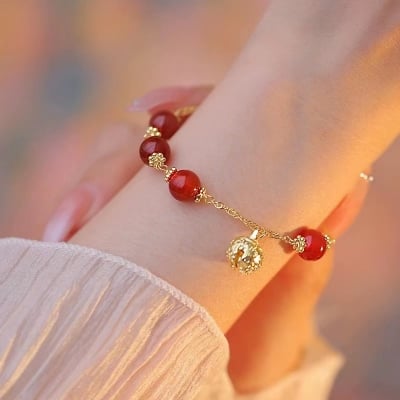 Picture of Pearl Bracelet For Woman Bracelet Fashion Lady