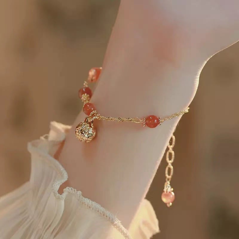 Picture of Pearl Bracelet For Woman Bracelet Fashion Lady