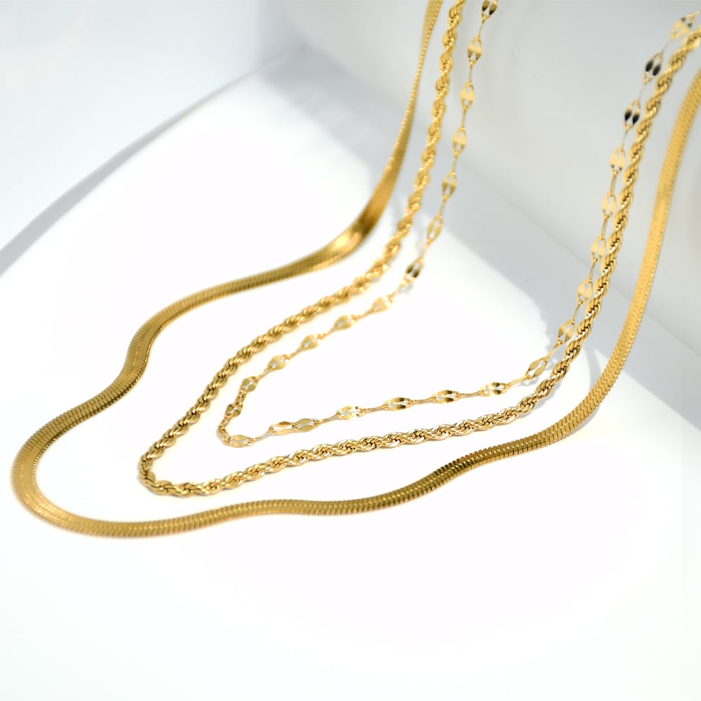 Picture of Luxury & Minimalist Flat Snake And Rofe CHain Necklace For Women - Silver