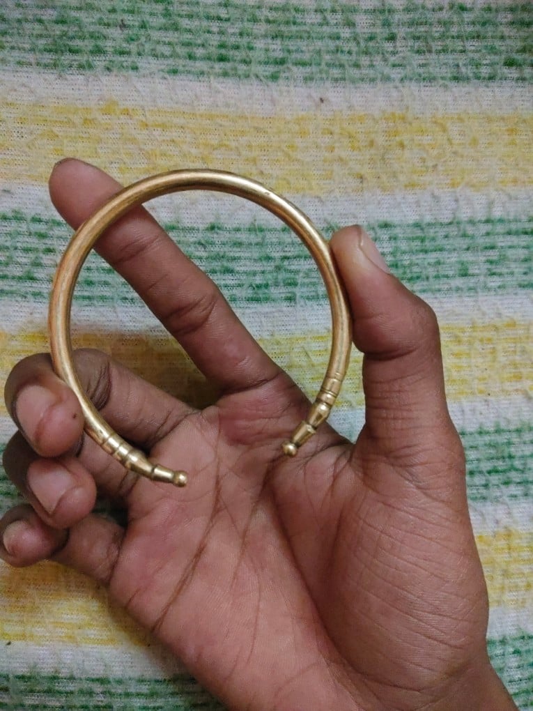 Picture of Golden Kada Round Fashion Bracelet For Men - Silver