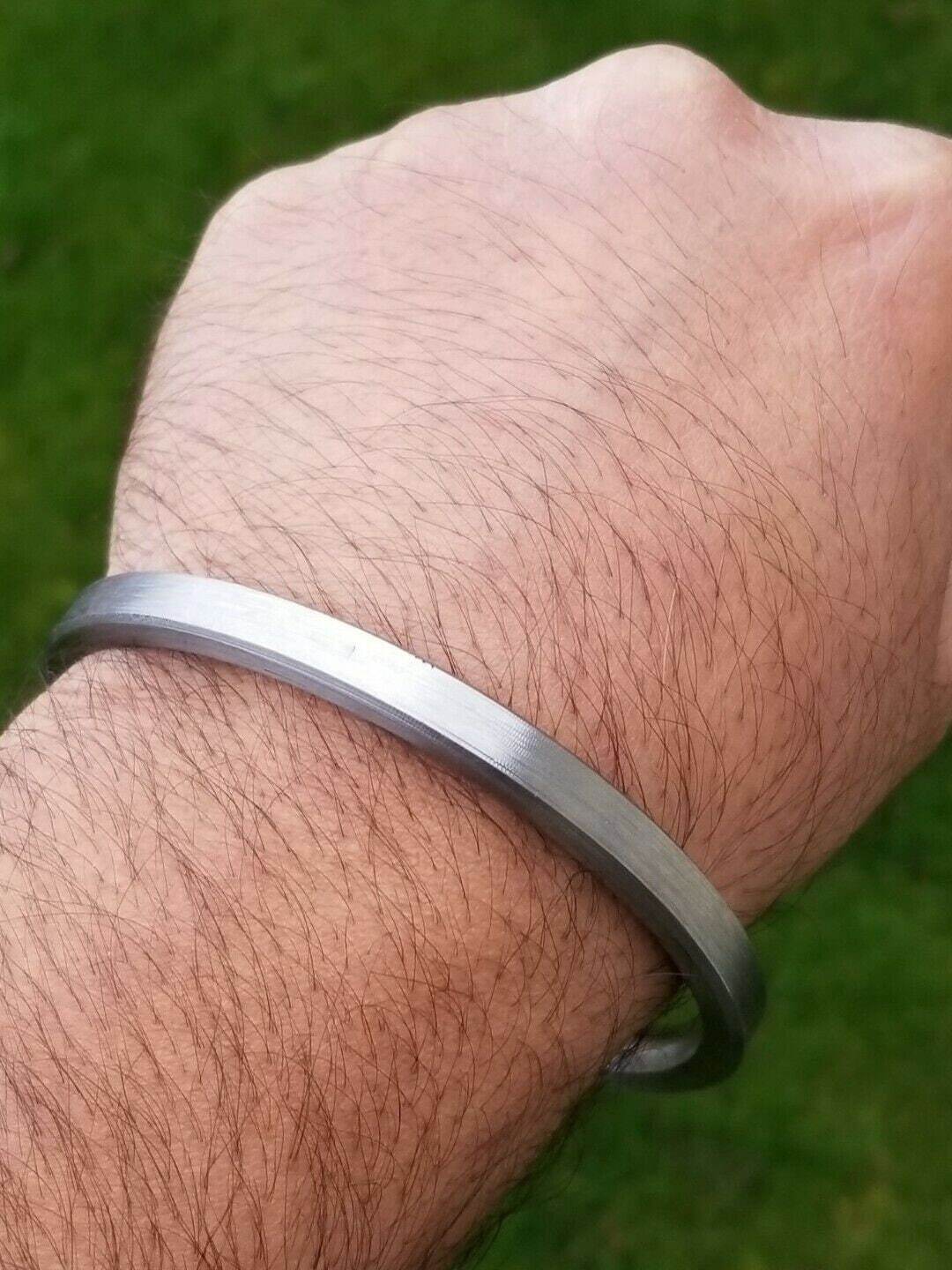 Picture of Silver Fashionable Stainless Stee Round Bracelet For Men/Boy - Gold
