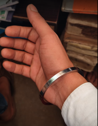Picture of Silver Fashionable Stainless Stee Round Bracelet For Men/Boy - Gold