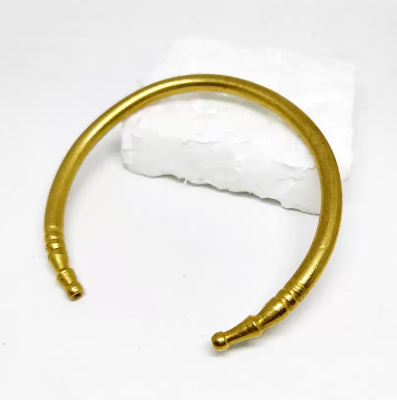 Picture of Kada Cuff Fashionable Bracelet For Men - Gold