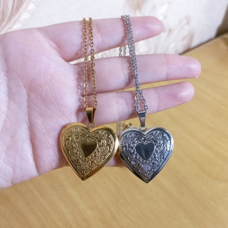 Picture of Love Heart Locket Pendants for Women Men Openable Photo Frame Picture Necklace - Silver