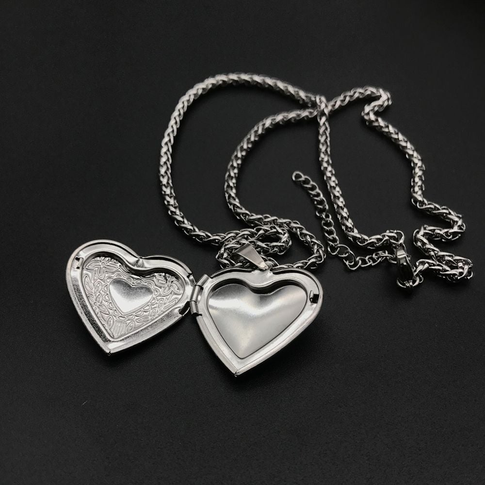 Picture of Heart Shaped Necklace For Women Girlfriend Gift - Silver