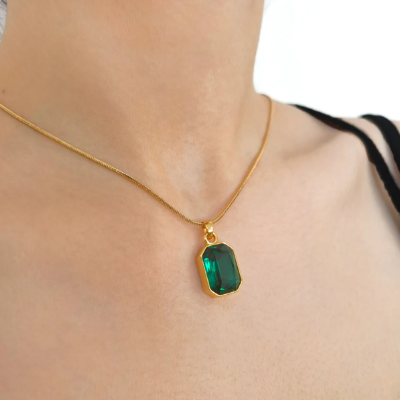 Picture of Fashion  Black/Blue Color Pendant Necklace For Women Luxury Design Chain For Girls