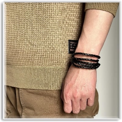 Picture of Men's Leather Bracelet With a Wood Color Magnetic Clasp Double - Black