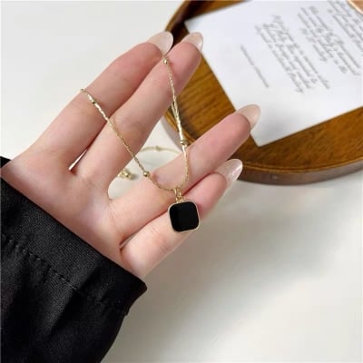 Picture of Korean Girls Ins Pearl Necklace Stylish Clavicle Chain - Gold