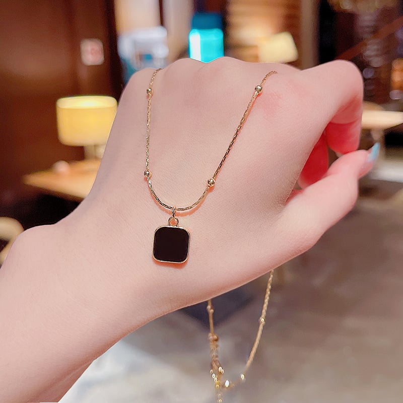 Picture of Korean Girls Ins Pearl Necklace Stylish Clavicle Chain - Gold
