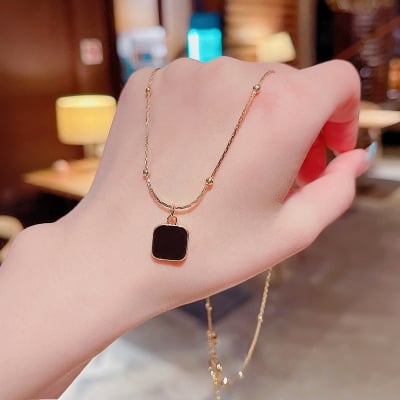 Picture of Pearl Stylish Client Necklace for Ladies - Gold
