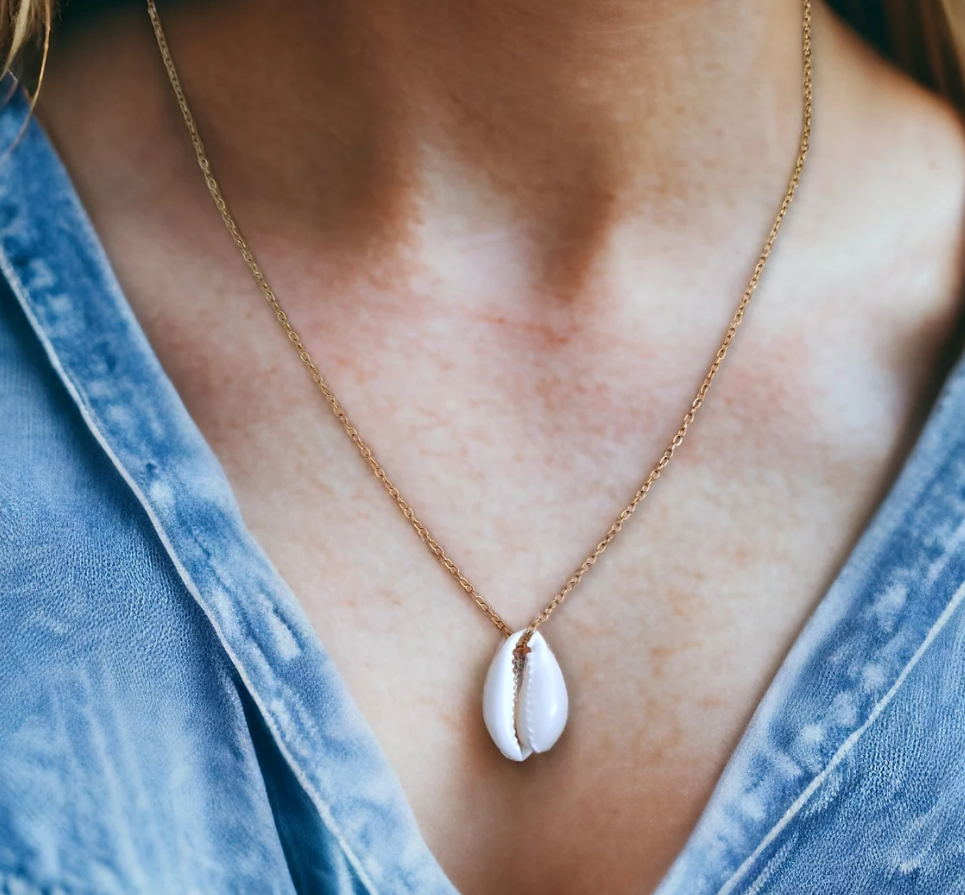 Picture of Fashionable Shamok Necklace for Girls/Women - Gold