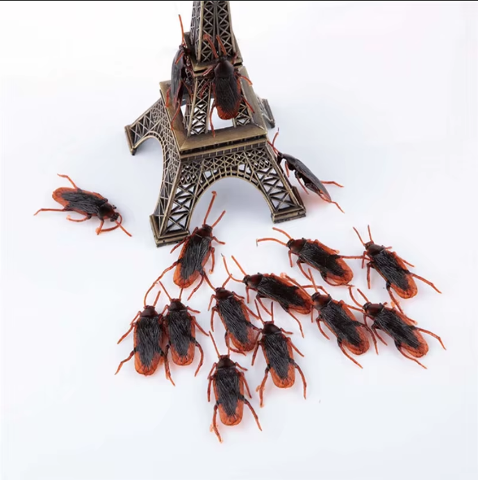 Picture of 5 pcs x Simulation Plastic Cockroach Toy Realistic Insect Prank Funny Toys