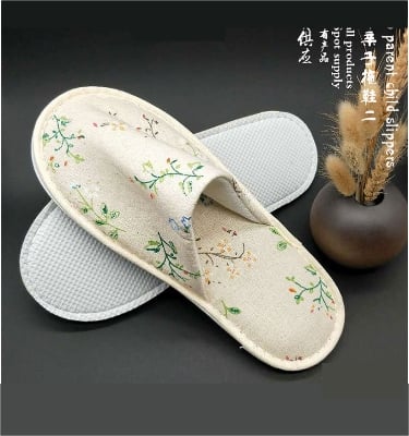 Picture of Washable House Slipper - White