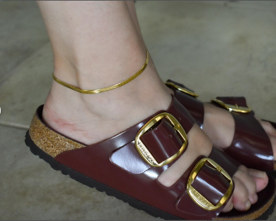 Picture of Trendy Gold Tone Payel – Stylish Foot Jewelry - Golden