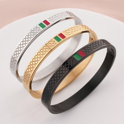 Picture of Fashionable Gold Bracelet | Gift for Girls & Women