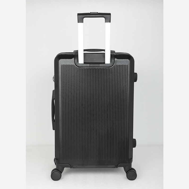 Picture of Travello 24 Inch Royal Zipper Black