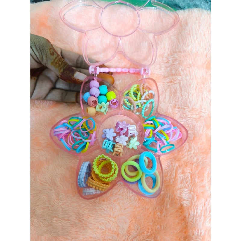 Picture of Band & Hair Clip Gift Combo Box for Girls