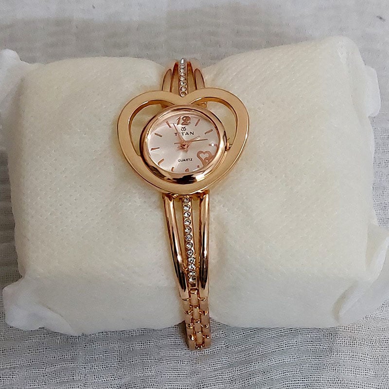Picture of New Love Women Fashionable Wrist Watch+Box Free - Watch For Women - Watch.