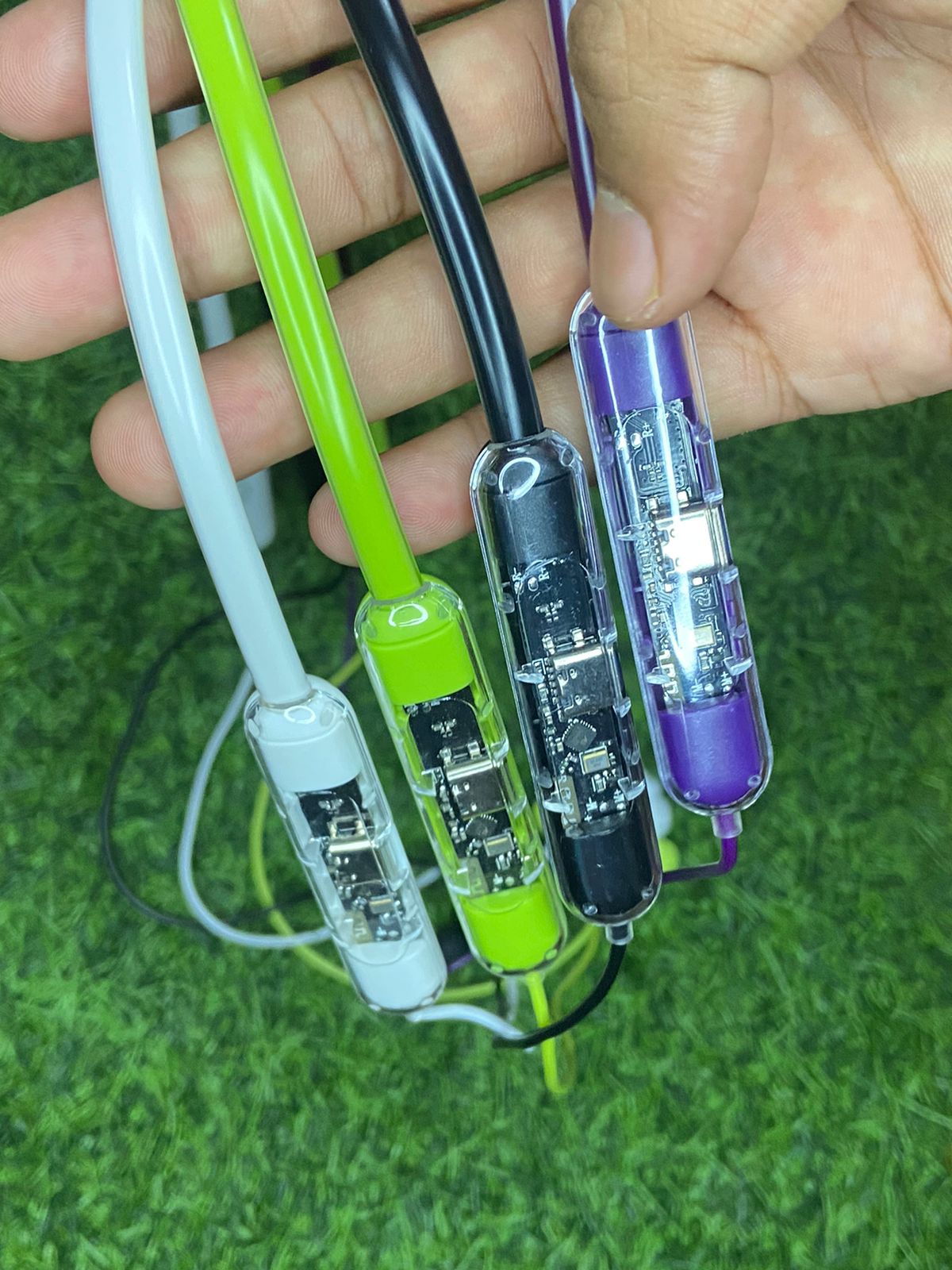 Picture of UiiSii R-05 Transparent neckband 50 Hours Music playback