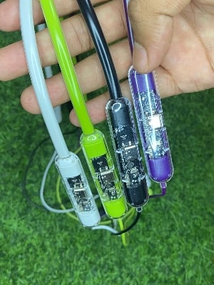 Picture of UiiSii R-05 Transparent neckband 50 Hours Music playback
