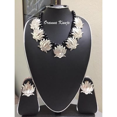 Picture of Indian Hand Crafting Necklace Jewellery Set for Women - Silver