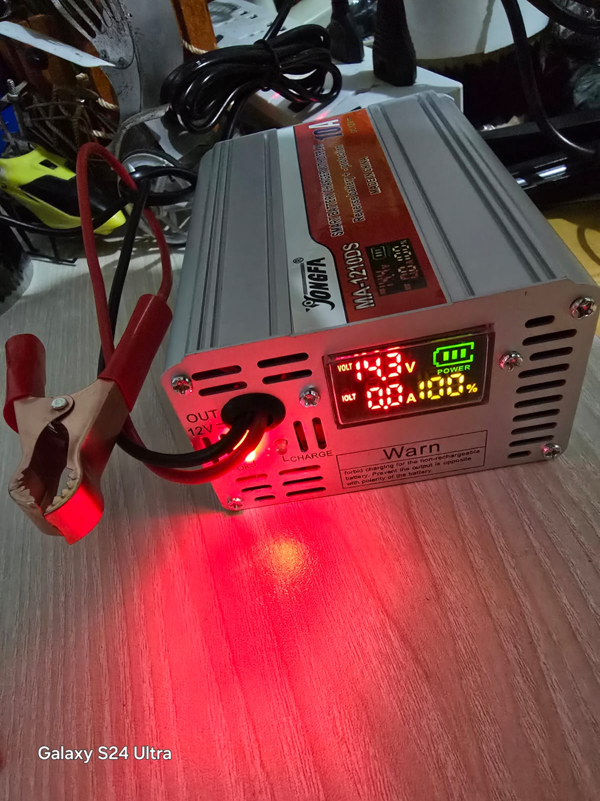 Picture of 12v 10A Digital Display Battery Charger / MT Intelligent Battery Charger MT-1210A 100V-240V Lead Acid Battery Charger with LED Display