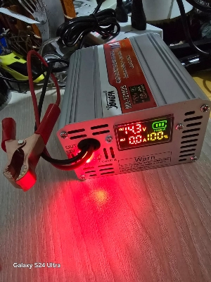 Picture of 12v 10A Digital Display Battery Charger / MT Intelligent Battery Charger MT-1210A 100V-240V Lead Acid Battery Charger with LED Display