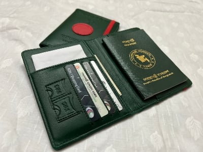 Picture of Passport Covers Holder Wallet Case - Green - Int: One size