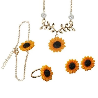 Picture of Popular Cute Sunflower Pendant Necklace 4PCS/SET for Women Vintage Fashion Gold Plated with Earrings