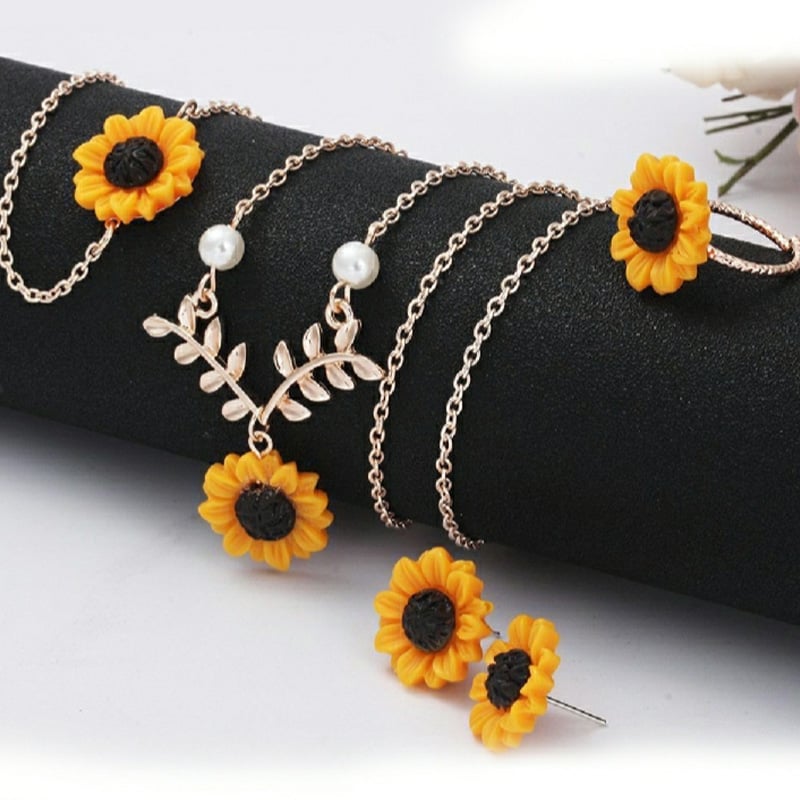 Picture of Popular Cute Sunflower Pendant Necklace 4PCS/SET for Women Vintage Fashion Gold Plated with Earrings