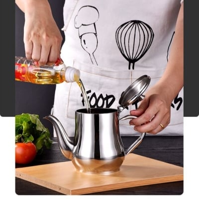 Picture of 700ml Stainless Steel Oil Tank Large Capacity Oil Bottle Kitchen Oil Filter Pot Soy Sauce Vinegar Container Coffee Pot - Silver - Int: One size
