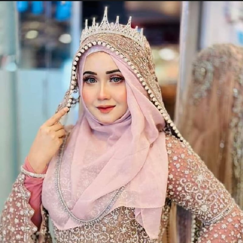 Picture of Queen Hijab Crown/Princess Crown/Paris Crown Wedding Bride Crown Headwear Valentine's and Birthday Gift