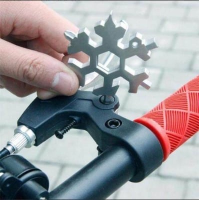 Picture of 18 In 1 Snowflake Multi Pocket Tool Keychain Spanner Hex Wrench Multifunction Screwdriver Multipurpose Camp Survive Outdoor Hike -Multiple colour - Multicolor - Int: One size