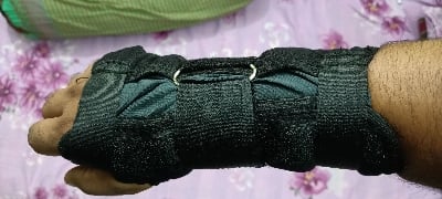 Picture of Carpal Tunnel Wrist Brace Splint Hand Support Night Sleep Relieve and Treat Pain for left and right hand