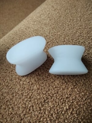 Picture of 1pair Toe Separators Spacer Straightener thumb finger big feet device pad toe pads thumb valgus corrector Relief Foot Bunion