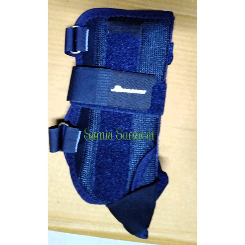 Picture of Wrist Splint with Thumb (Blue) For Romsons 1PACK