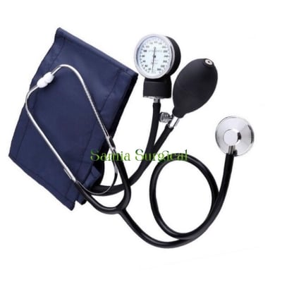 Picture of ANlog Blood Pressure Cuff Professional Aneroid Sphygmomanometer meter USA - Hand
