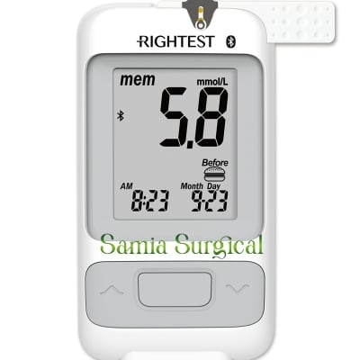 Picture of Rightest Glucose Meter  GM700 Bioname - Hand