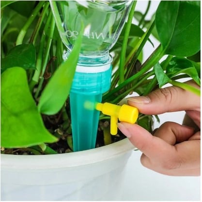 Picture of Automatic Watering Garden Supplies Irrigation Kits System Self-contained Auto Drip Irrigation Watering System Automatic Watering Spike for Plants Flower Indoor Household