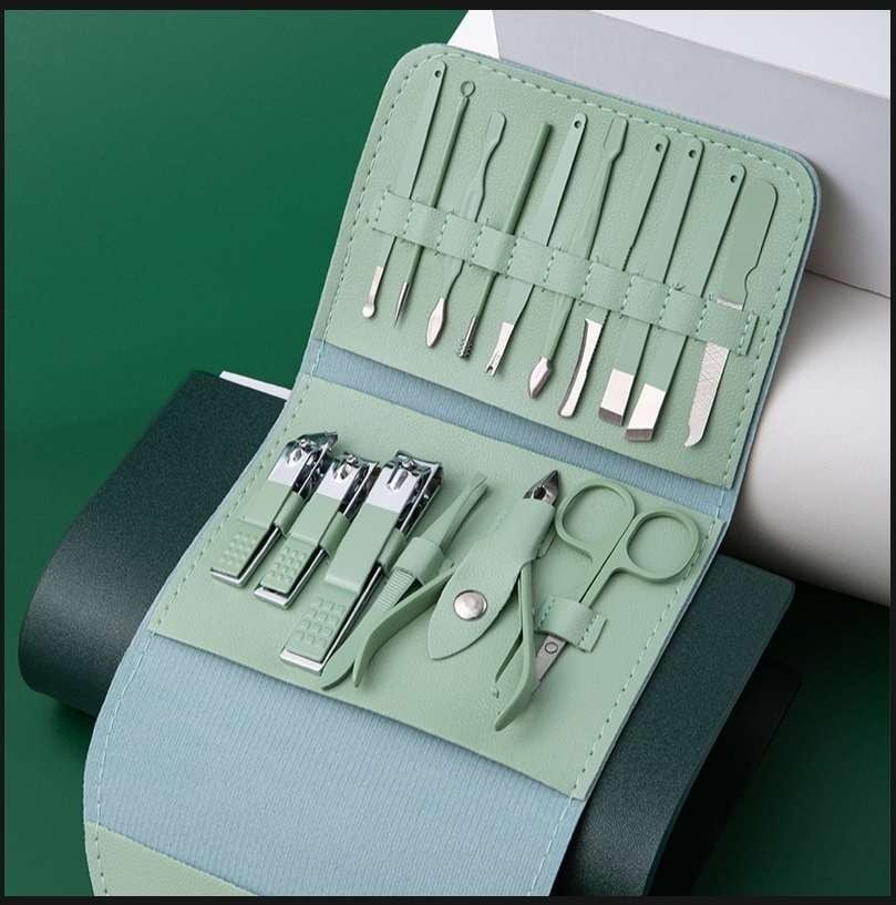 Picture of 16 Pcs Set Manicure Tool Set Pedicure Manicure,16pcs ar nail cutter set- Multicolor