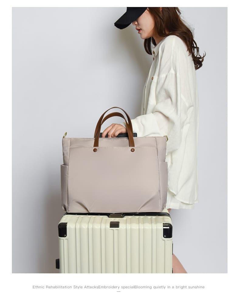 Picture of Waterproof Wear-resistant Handbag for Women, Soft Solid Shoulder Bag-Multicolor