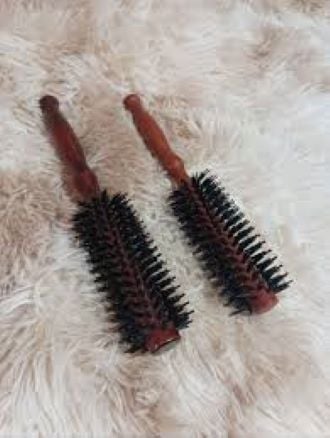 Picture of Curly Wood Handle Round Hair Comb-1pc