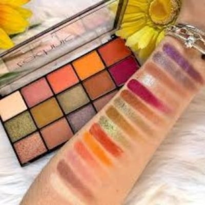 Picture of Huda  18 Color Eyeshadow Palettes