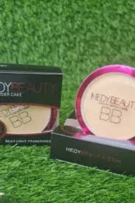 Picture of Huda Beauty 2 in 1 Powder Cake
