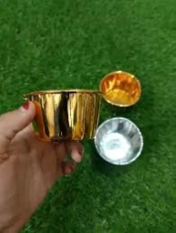 Picture of 50pcs Gold foil paper muffin cup cake kitchen baking supplies - Gold