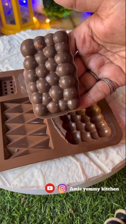 Picture of Bubble Chocolate Bar Molds Silicone Mold for Candy, Protein, Energy Bar Baking - Brown