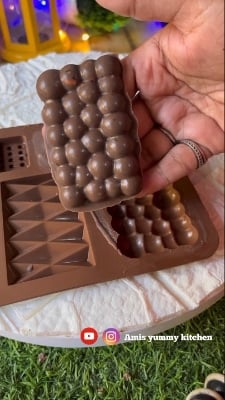 Picture of Bubble Chocolate Bar Molds Silicone Mold for Candy, Protein, Energy Bar Baking - Brown