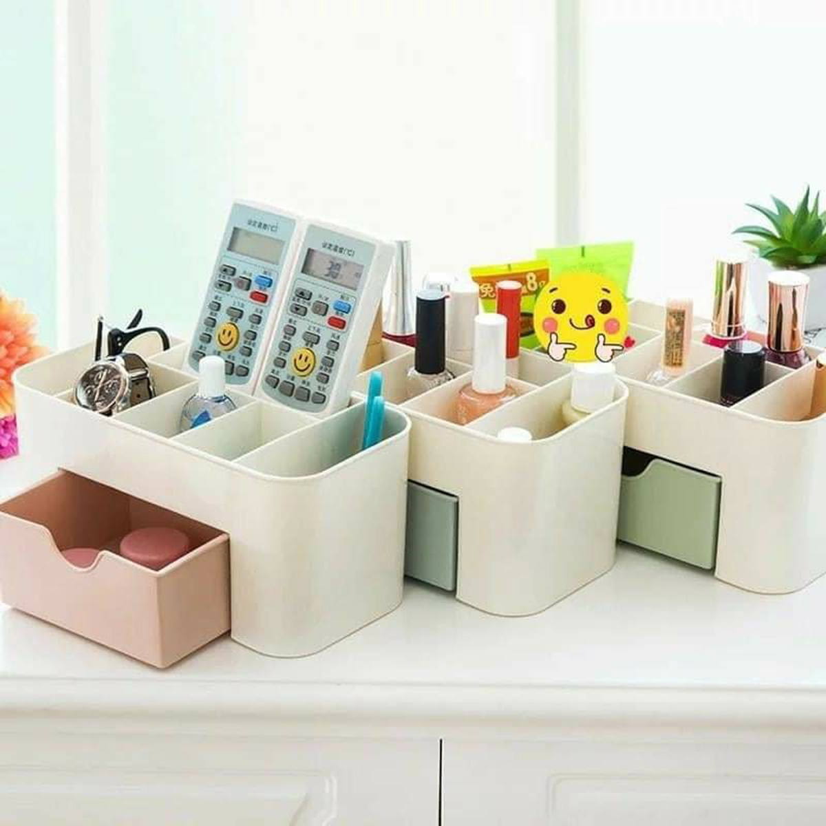 Picture of Women Makeup Case Storage Organizer Cosmetic Holder Container Box With Drawer 1 Pcs